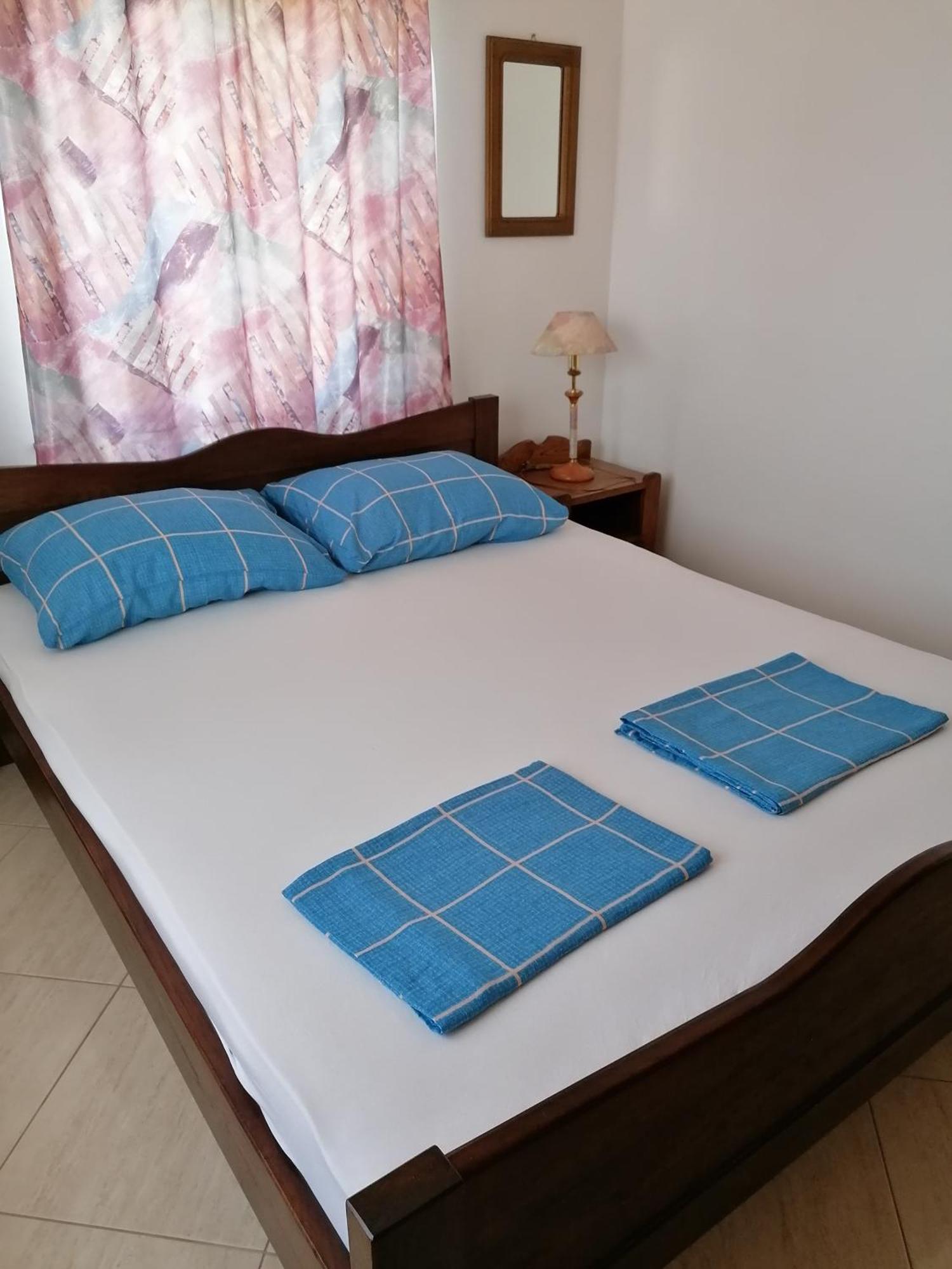 Monte Cristo 500m Do Plaze-beach Apartment Maslenica
