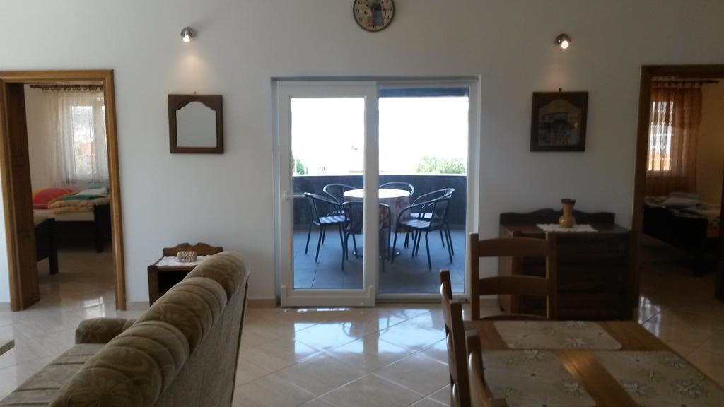 Monte Cristo 500m Do Plaze-beach Apartma Maslenica